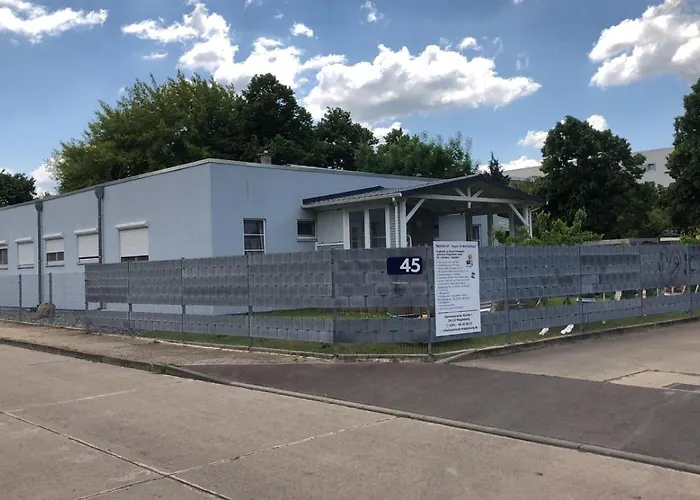 Zwei-raum Fuer Max. 4 Personen * Magdeburg